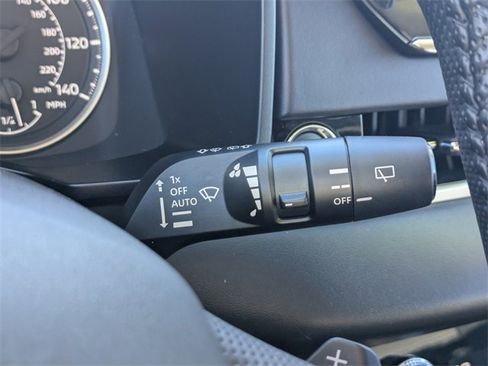 Used 2023 Mitsubishi Outlander SE image 32