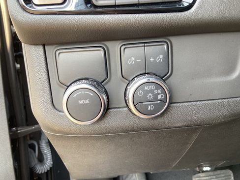 Used 2025 GMC Yukon Denali RWD image 50