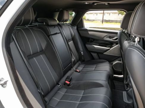 Used 2018 Land Rover Range Rover Velar R-Dynamic SE image 31