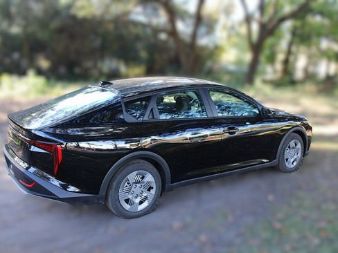 New 2025 Kia K4 LX image 6