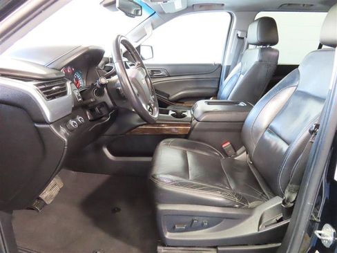 Used 2020 Chevrolet Suburban LT AWD/4WD image 12