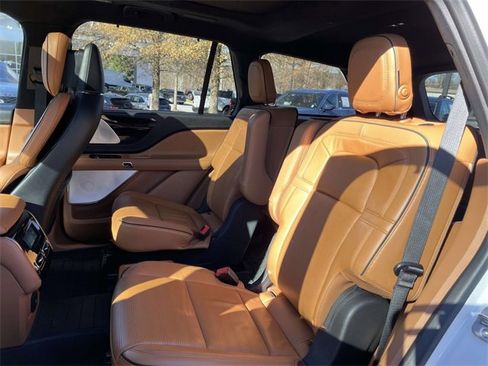 Used 2020 Lincoln Aviator Black Label Grand Touring w/ Class IV Trailer Tow Package image 15