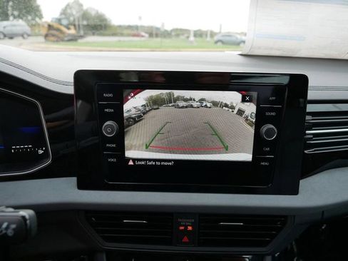 New 2025 Volkswagen Jetta SE FWD image 12