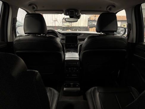 Used 2023 Jeep Grand Cherokee L Limited image 24