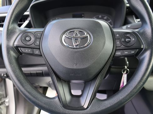 Used 2024 Toyota Corolla LE image 31