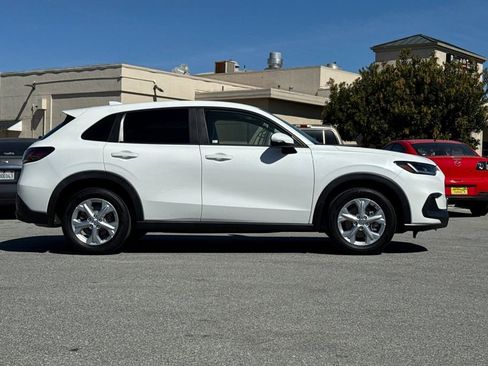 Used 2023 Honda HR-V LX image 2