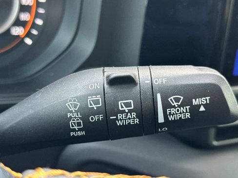 Used 2025 Jeep Wrangler Sahara image 38