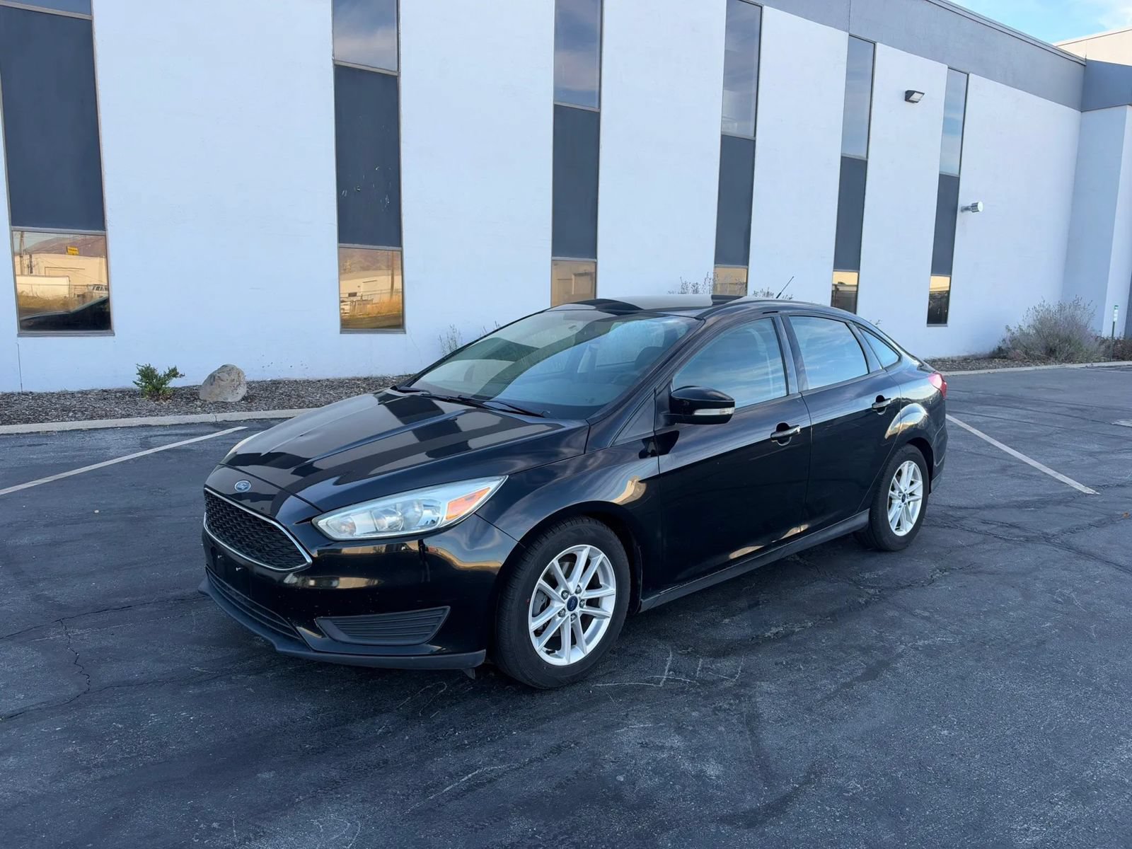 Used 2016 Ford Focus SE FWD image 1