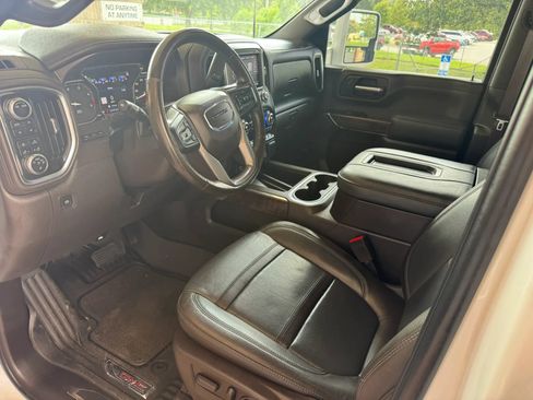 Used 2022 GMC Sierra 3500 Denali w/ Technology Package AWD/4WD image 21