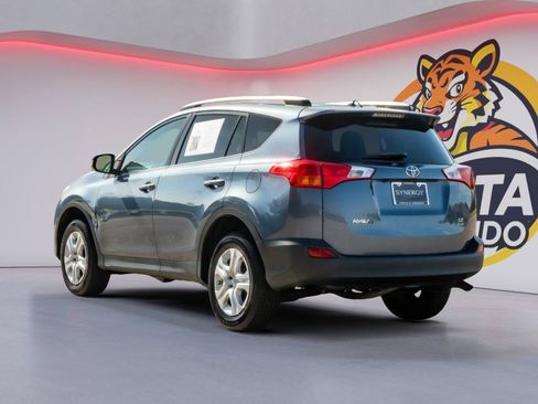 Used 2014 Toyota RAV4 LE AWD/4WD image 7