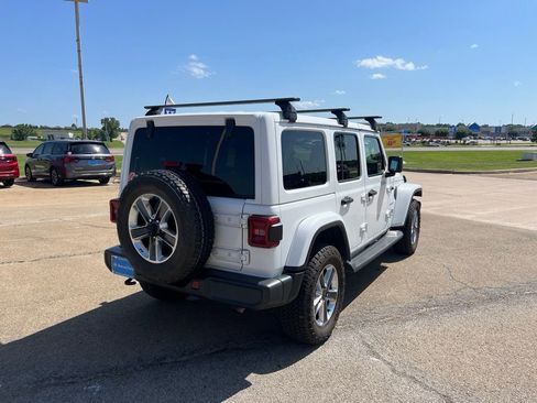Used 2020 Jeep Wrangler Unlimited Sahara w/ Dual Top Group AWD/4WD image 5