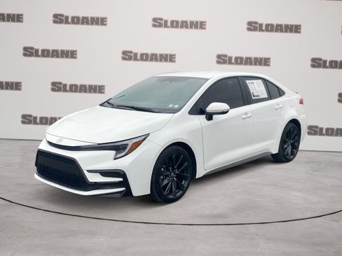 Used 2026 Toyota Corolla SE image 1
