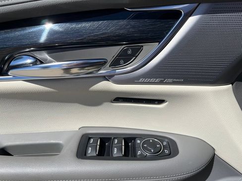 Used 2020 Cadillac XT6 Premium Luxury FWD image 11