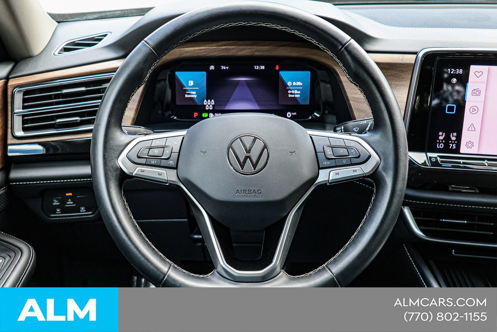 Used 2025 Volkswagen Atlas SE FWD image 23