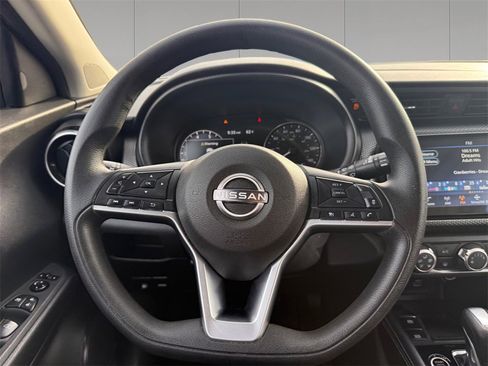 Used 2023 Nissan Kicks SV image 13