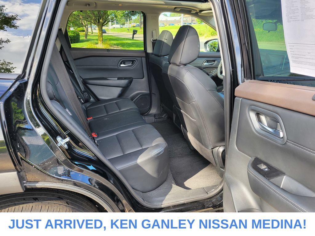 Certified 2023 Nissan Rogue SV w/ SV Premium B Package AWD/4WD image 19