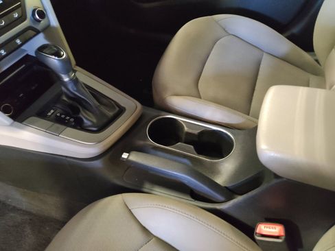 Used 2018 Hyundai Elantra SEL FWD image 26