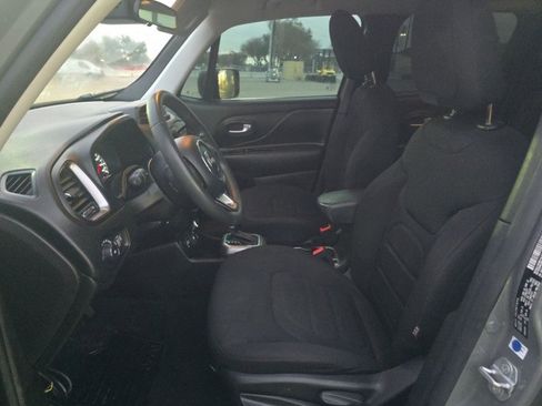 Used 2022 Jeep Renegade Latitude image 11