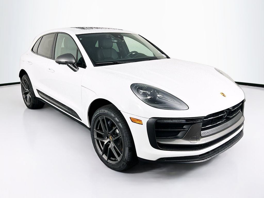 Certified 2026 Porsche Macan AWD/4WD image 7