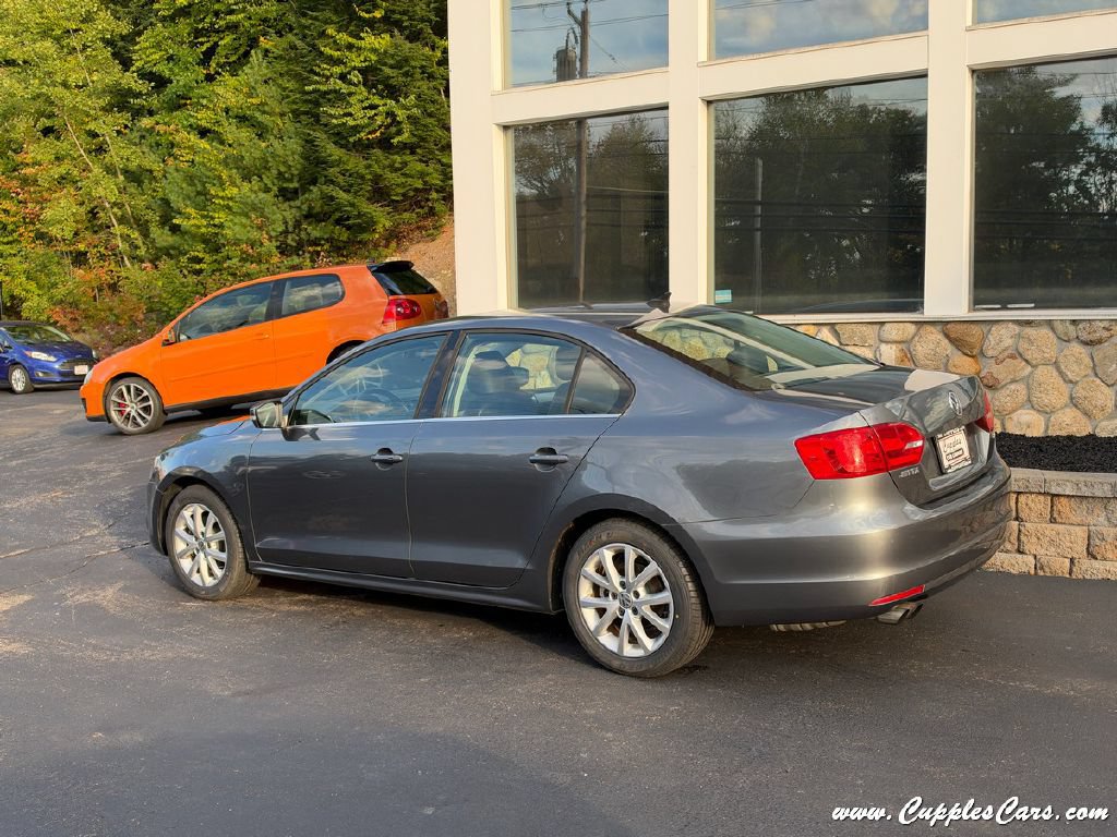 Used 2014 Volkswagen Jetta SE FWD image 2