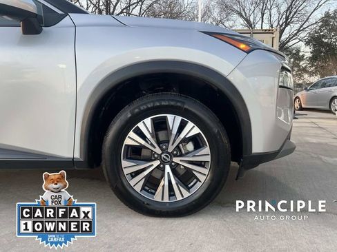 Used 2023 Nissan Rogue SV image 4