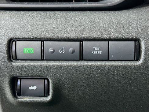 Used 2025 Nissan Sentra S image 17