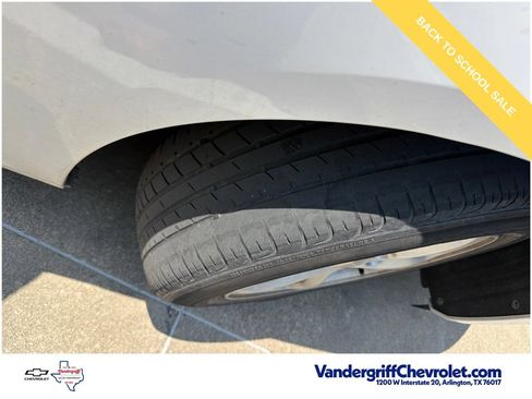 Used 2017 Chevrolet Malibu LS w/ LPO, Convenience Package 2 FWD image 6