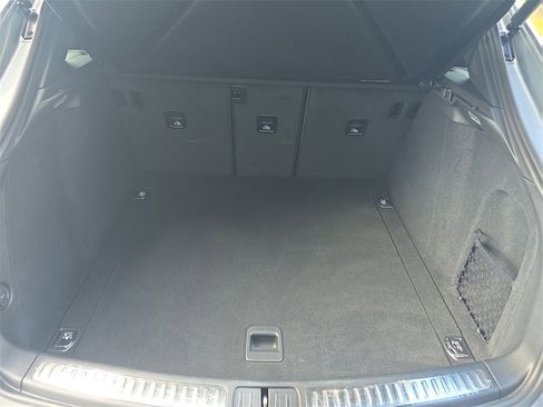 Used 2025 Porsche Macan image 17