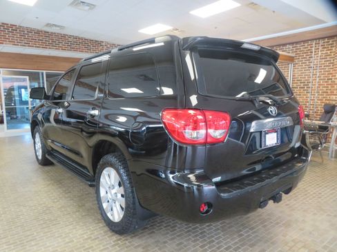 Used 2014 Toyota Sequoia Platinum AWD/4WD image 6