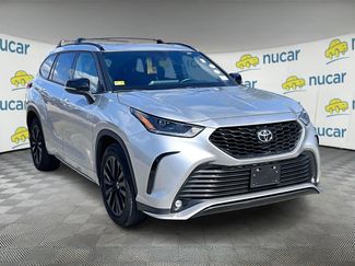 Used 2023 Toyota Highlander XSE video 1