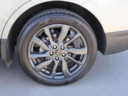 Used 2023 Chevrolet Equinox RS image 44