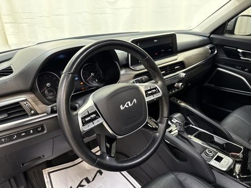Used 2022 Kia Telluride EX w/ EX Premium Package image 25