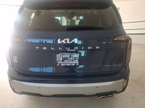 Used 2023 Kia Telluride EX w/ EX Captain's Chair Package FWD image 7