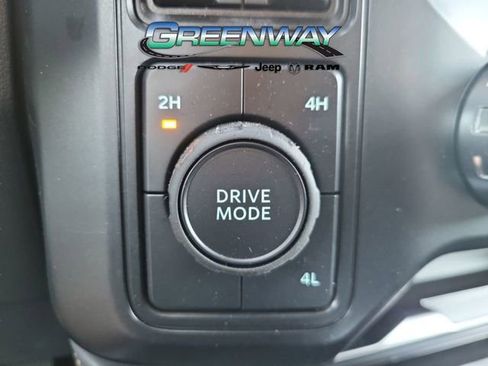 Used 2024 Ford F350 Platinum w/ FX4 Off-Road Package image 21