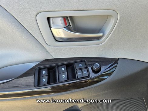 Used 2018 Toyota Sienna XLE w/ XLE Navigation Package image 21