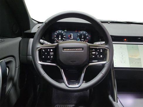 New 2025 Land Rover Discovery Sport Dynamic SE image 24