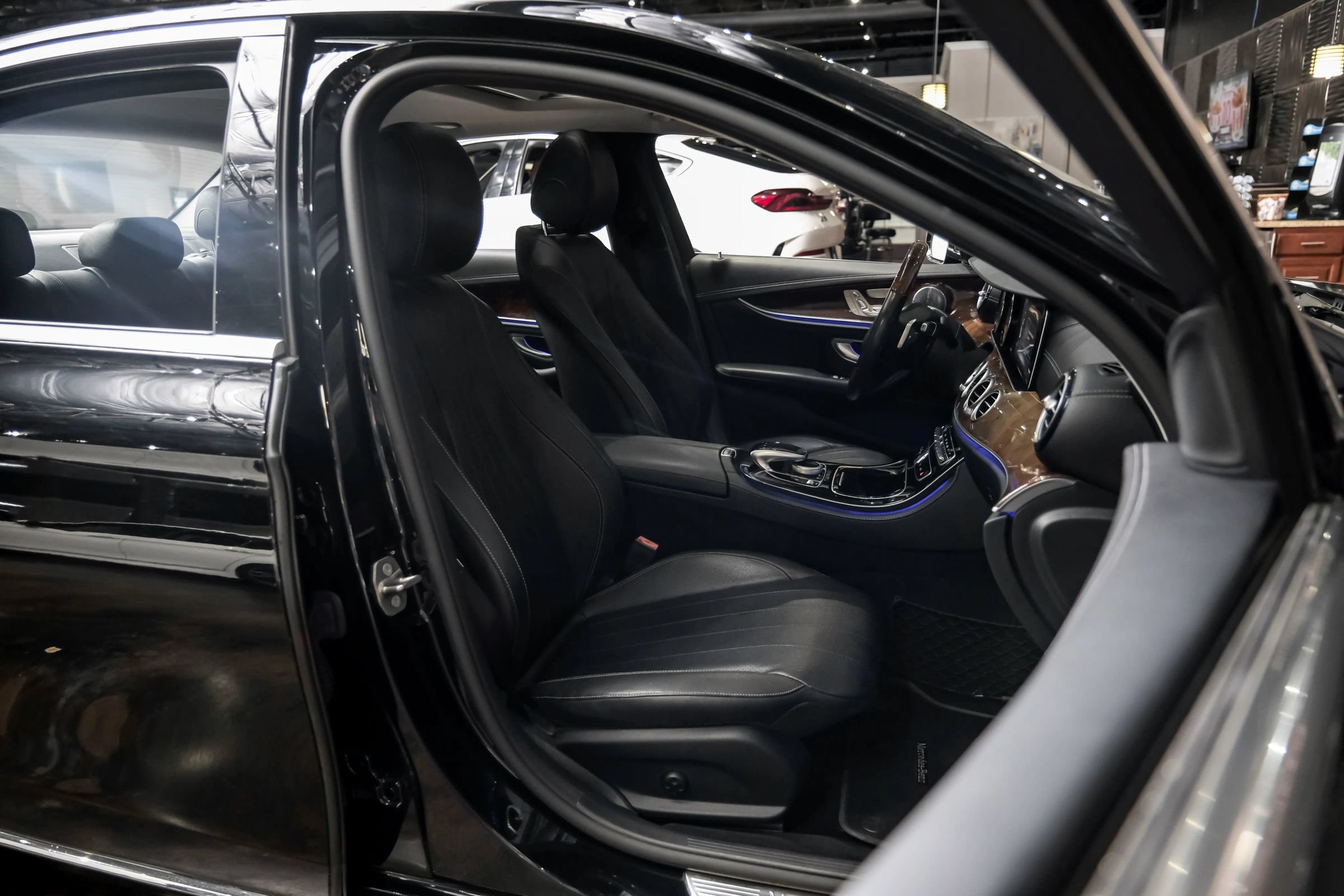 Used 2017 Mercedes-Benz E 300 image 33