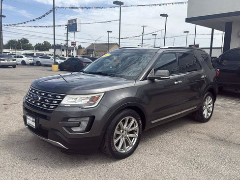 Used 2017 Ford Explorer Limited FWD image 2
