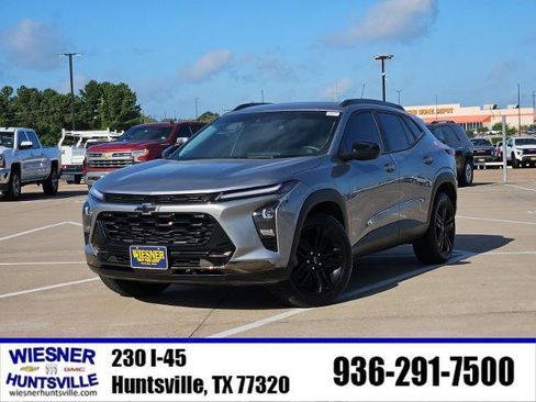 Certified 2025 Chevrolet Trax ACTIV w/ Sunroof Package FWD image 1