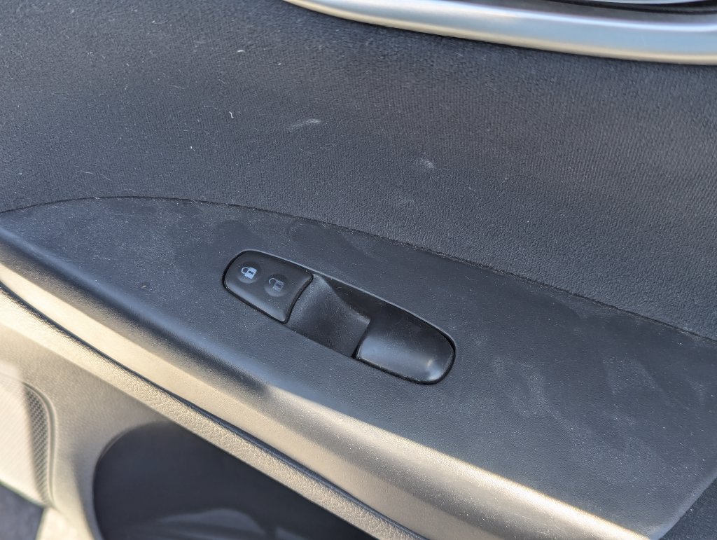 Used 2014 Nissan Sentra SR FWD image 31