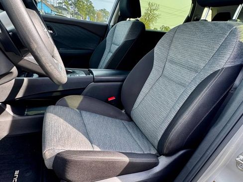 Used 2023 Nissan Rogue SV image 12