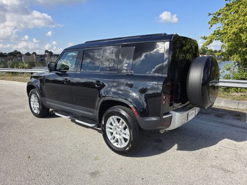 Used 2024 Land Rover Defender 110 S image 2