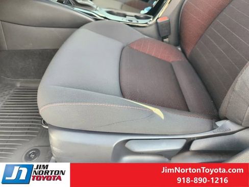 Used 2025 Toyota Corolla SE w/ SE Premium Package FWD image 25