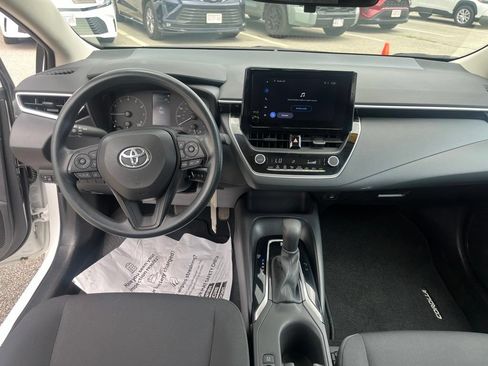 Used 2023 Toyota Corolla LE w/ Carpet Mat Package (TMS) FWD image 10