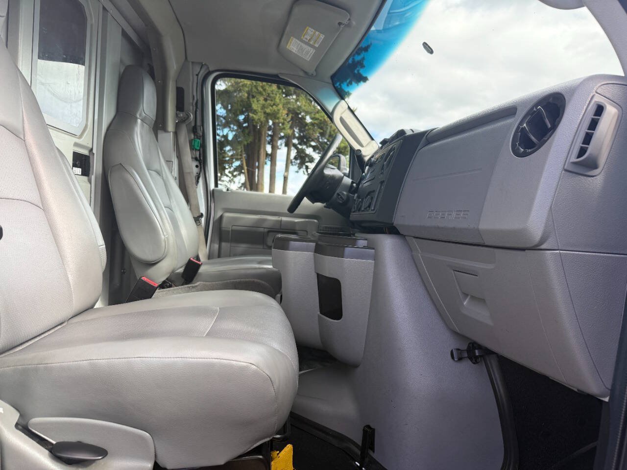 Used 2017 Ford E-350 and Econoline 350 Super Duty RWD image 45
