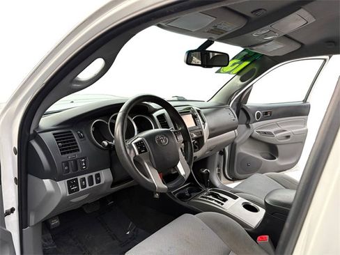 Used 2013 Toyota Tacoma 4x4 Double Cab w/ TRD Sport Pkg image 9