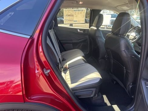 New 2026 Ford Escape SE w/ PHEV Premium Package FWD image 31