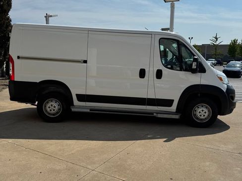Used 2025 RAM ProMaster 2500 w/ U-Haul Equipment Group FWD image 6