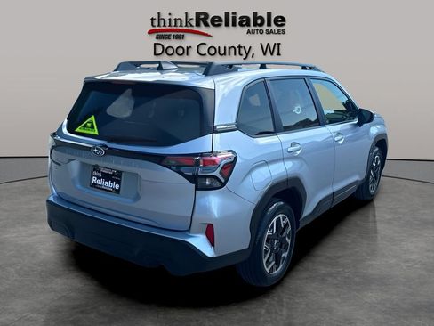 Used 2025 Subaru Forester Premium AWD/4WD image 5