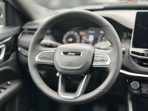 New 2025 Jeep Compass Limited w/ Sun & Sound Group AWD/4WD image 11